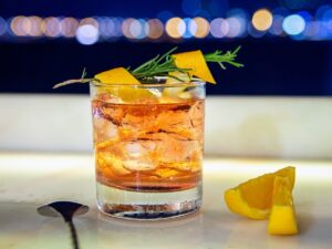 pexels denys gromov 4762719 min min 300x225 - pexels-denys-gromov-4762719-min-min